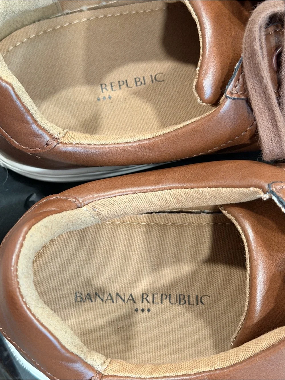 Banana Republic Brown Pleather Low-Top Sneakers with White Sole Size 10 #797